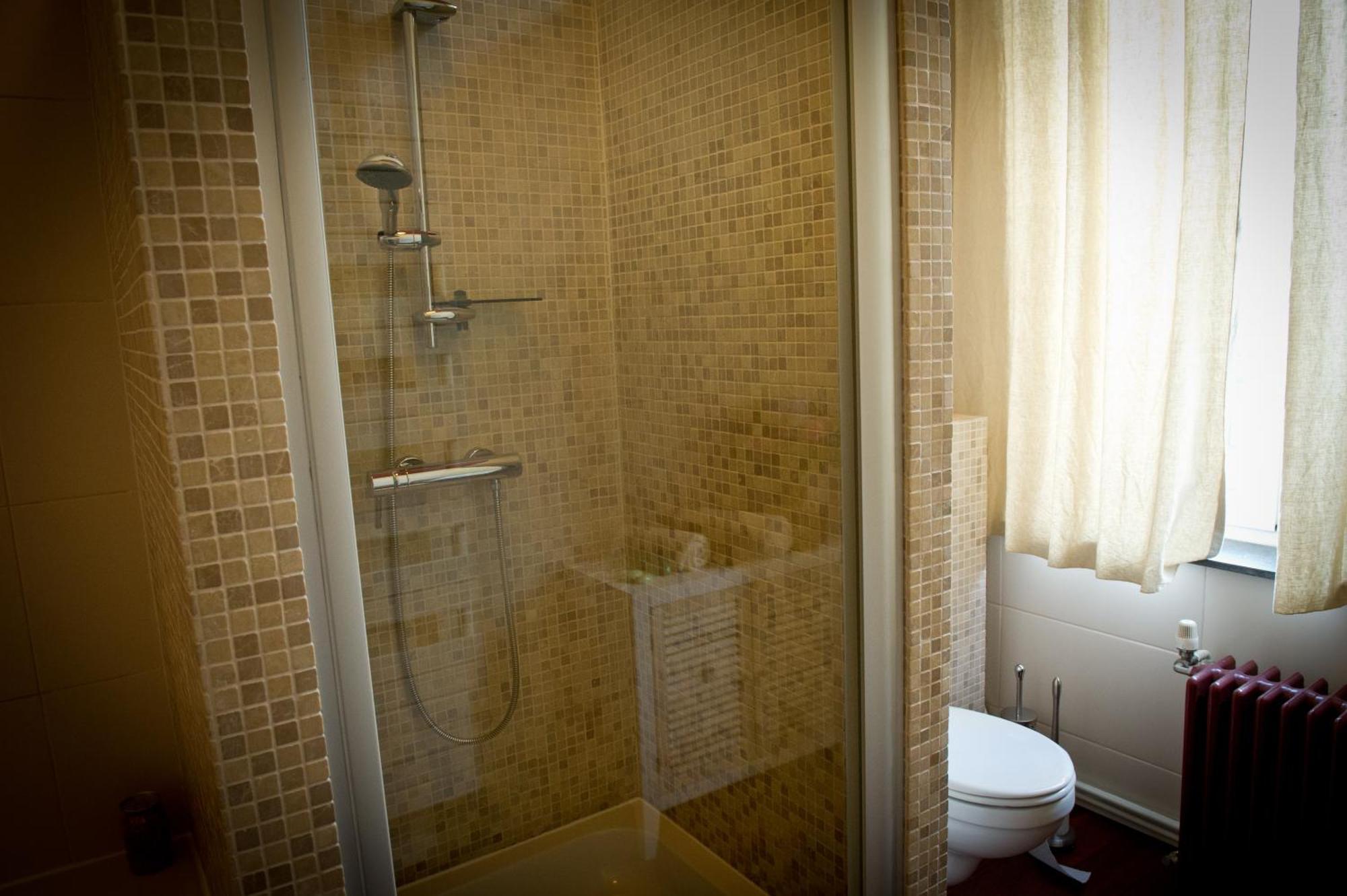 B&B Le Seize Brussel Bagian luar foto